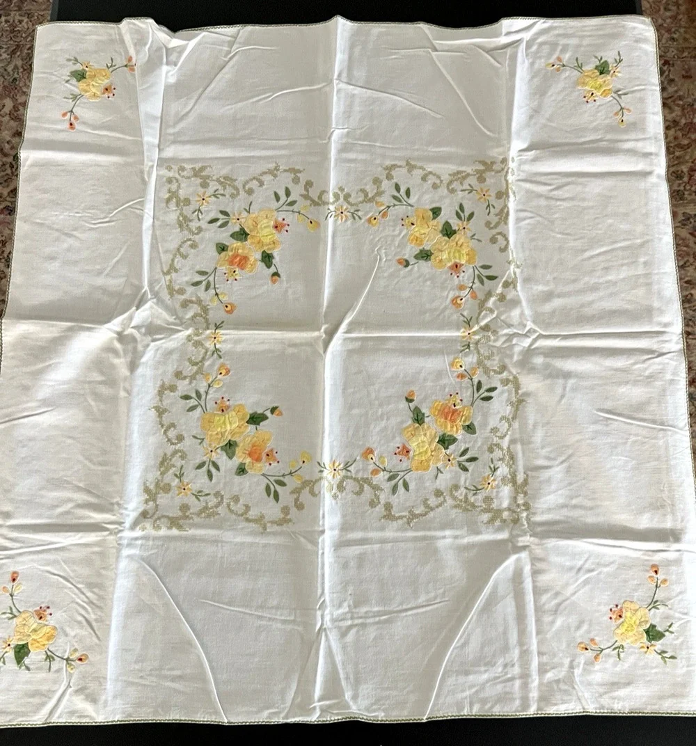 HAND APPLIQUE & HAND EMBROIDERY TABLECLOTH 33x32 Yellow Green STUNNING WORK!
